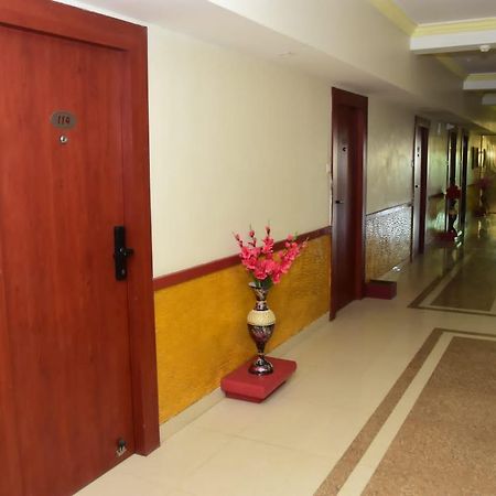 Hotel Shiv International Bhachau المظهر الخارجي الصورة
