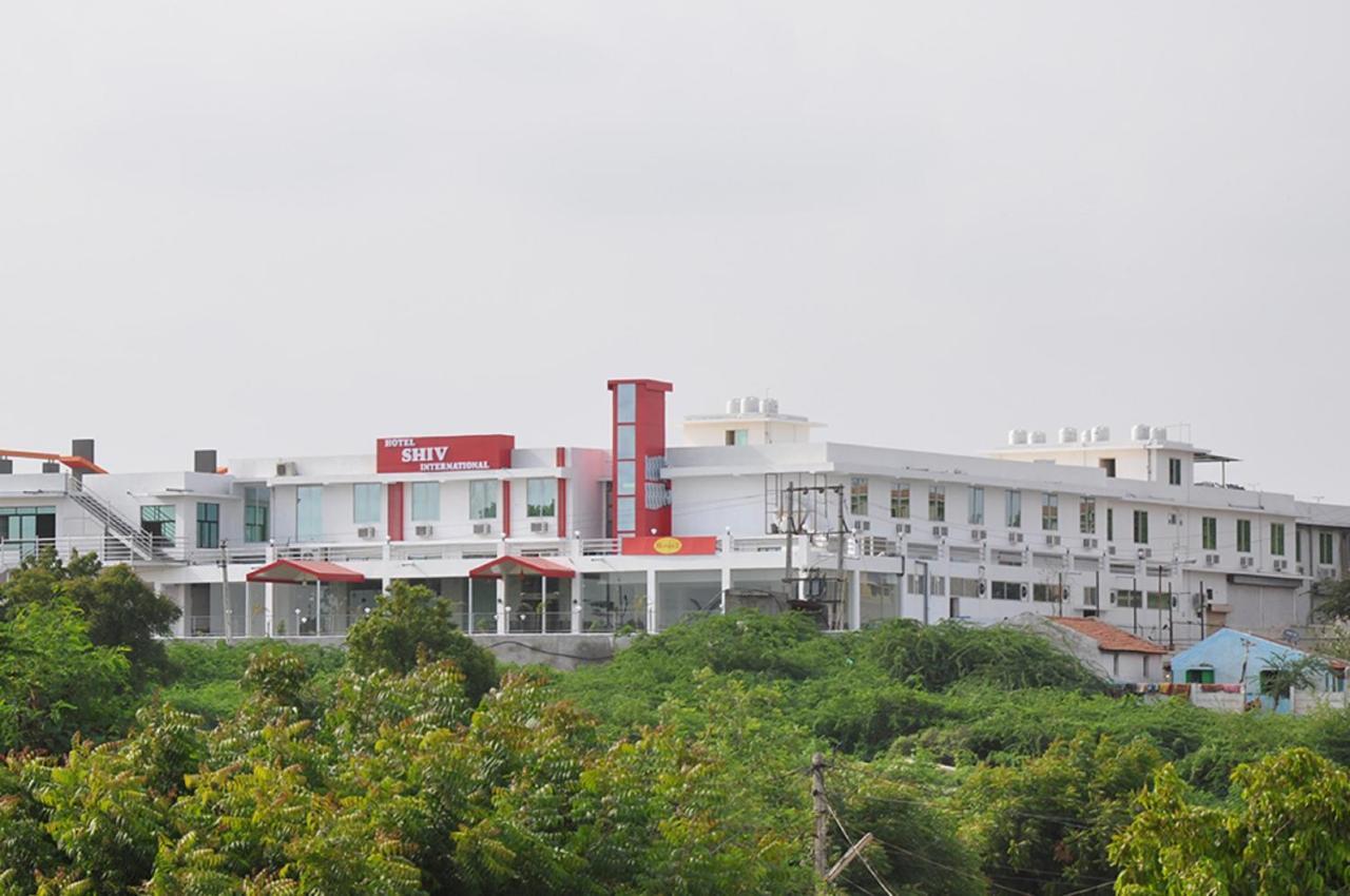 Hotel Shiv International Bhachau المظهر الخارجي الصورة