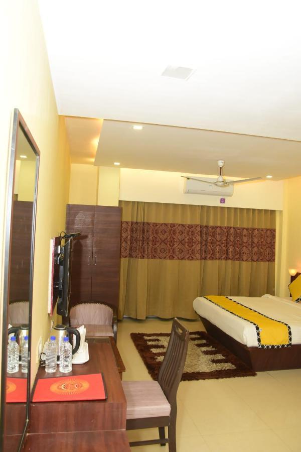 Hotel Shiv International Bhachau المظهر الخارجي الصورة