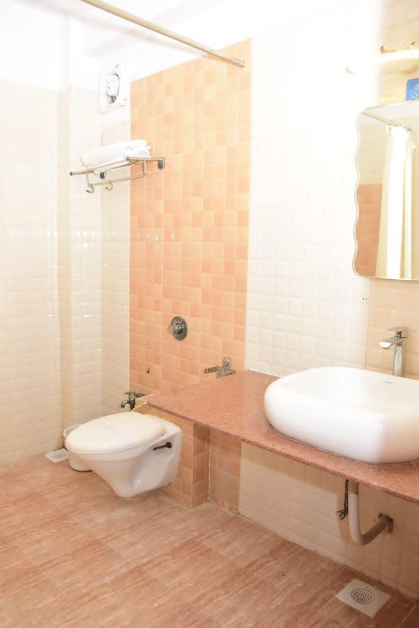 Hotel Shiv International Bhachau المظهر الخارجي الصورة