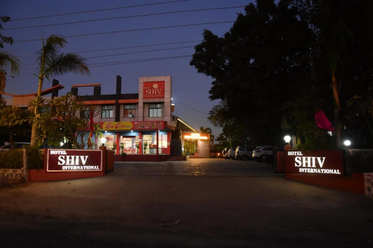 Hotel Shiv International Bhachau المظهر الخارجي الصورة