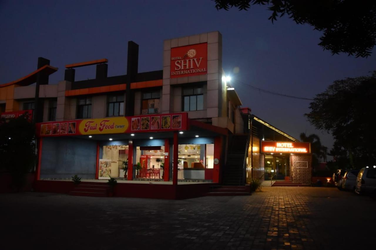 Hotel Shiv International Bhachau المظهر الخارجي الصورة
