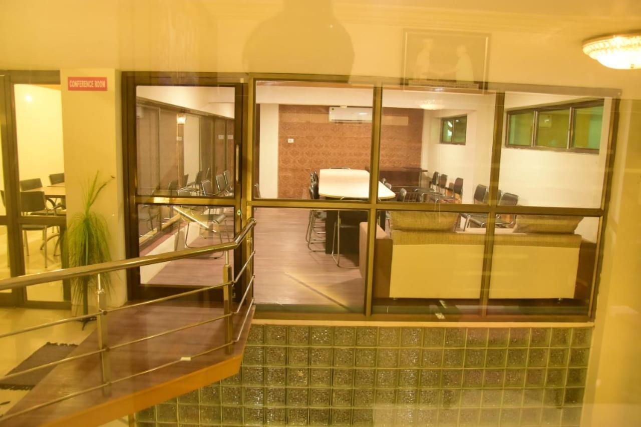 Hotel Shiv International Bhachau المظهر الخارجي الصورة