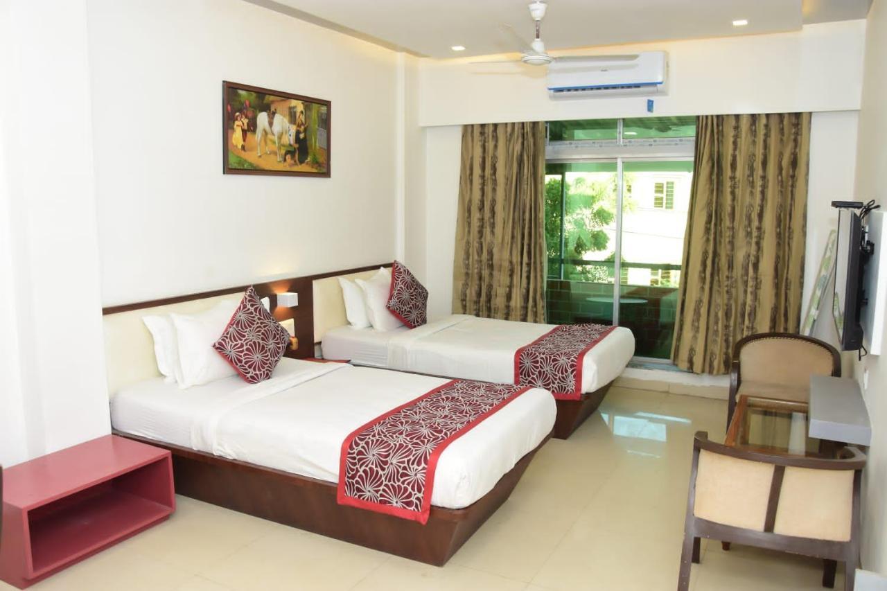Hotel Shiv International Bhachau المظهر الخارجي الصورة