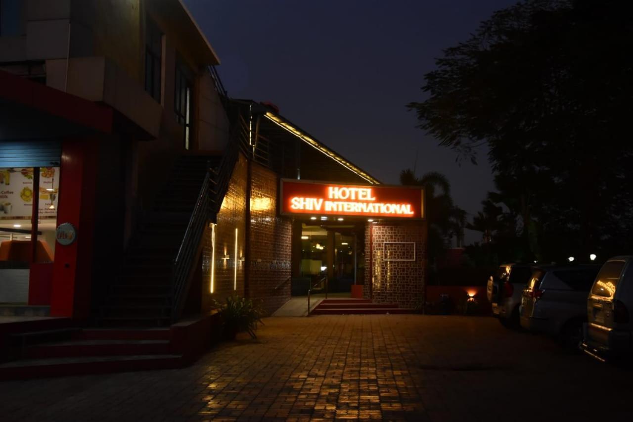 Hotel Shiv International Bhachau المظهر الخارجي الصورة
