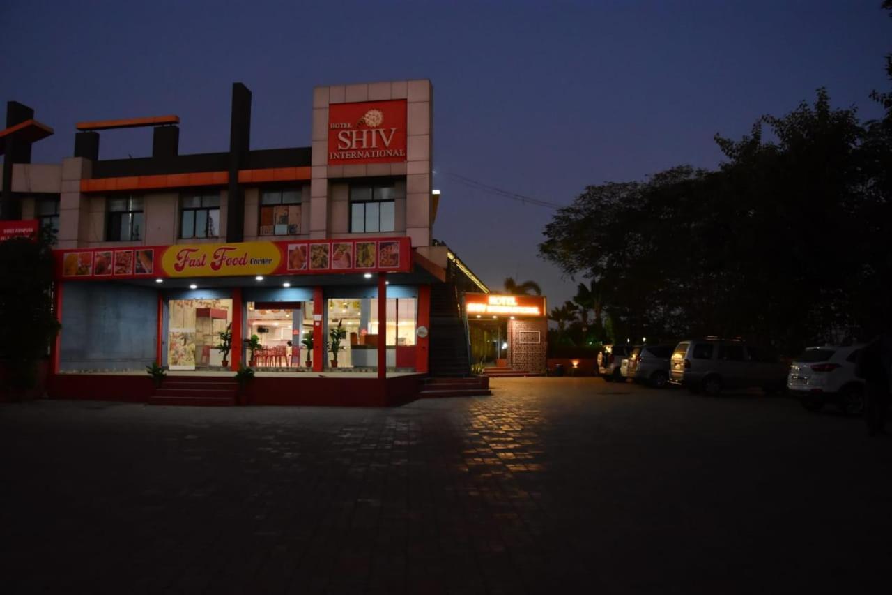 Hotel Shiv International Bhachau المظهر الخارجي الصورة