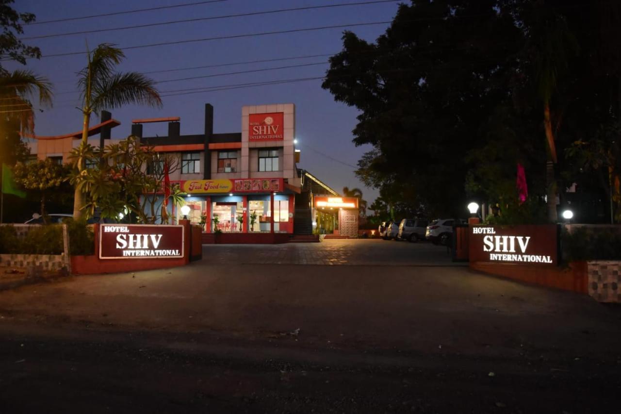 Hotel Shiv International Bhachau المظهر الخارجي الصورة